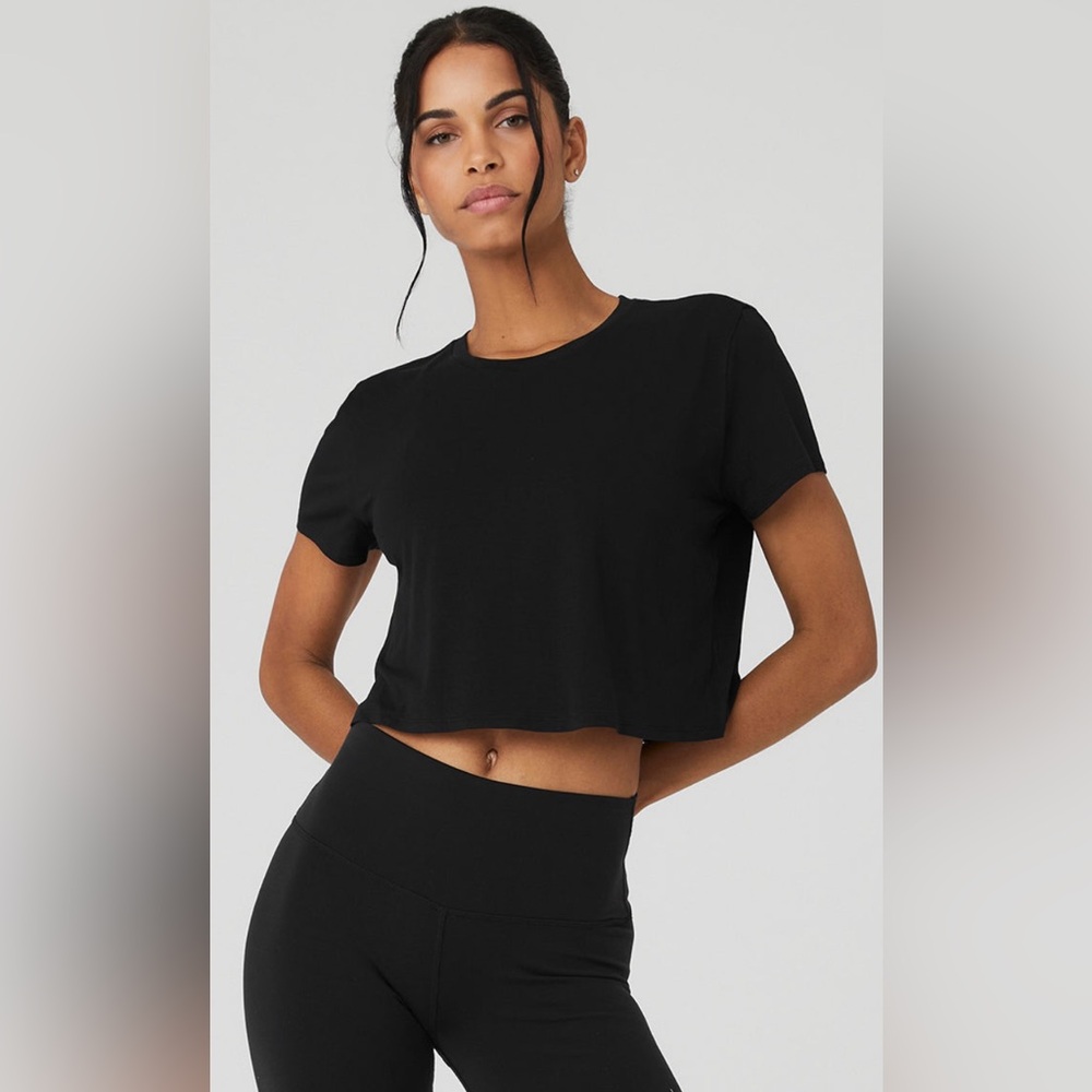Alo Yoga Cropped All Day Short Sleeve